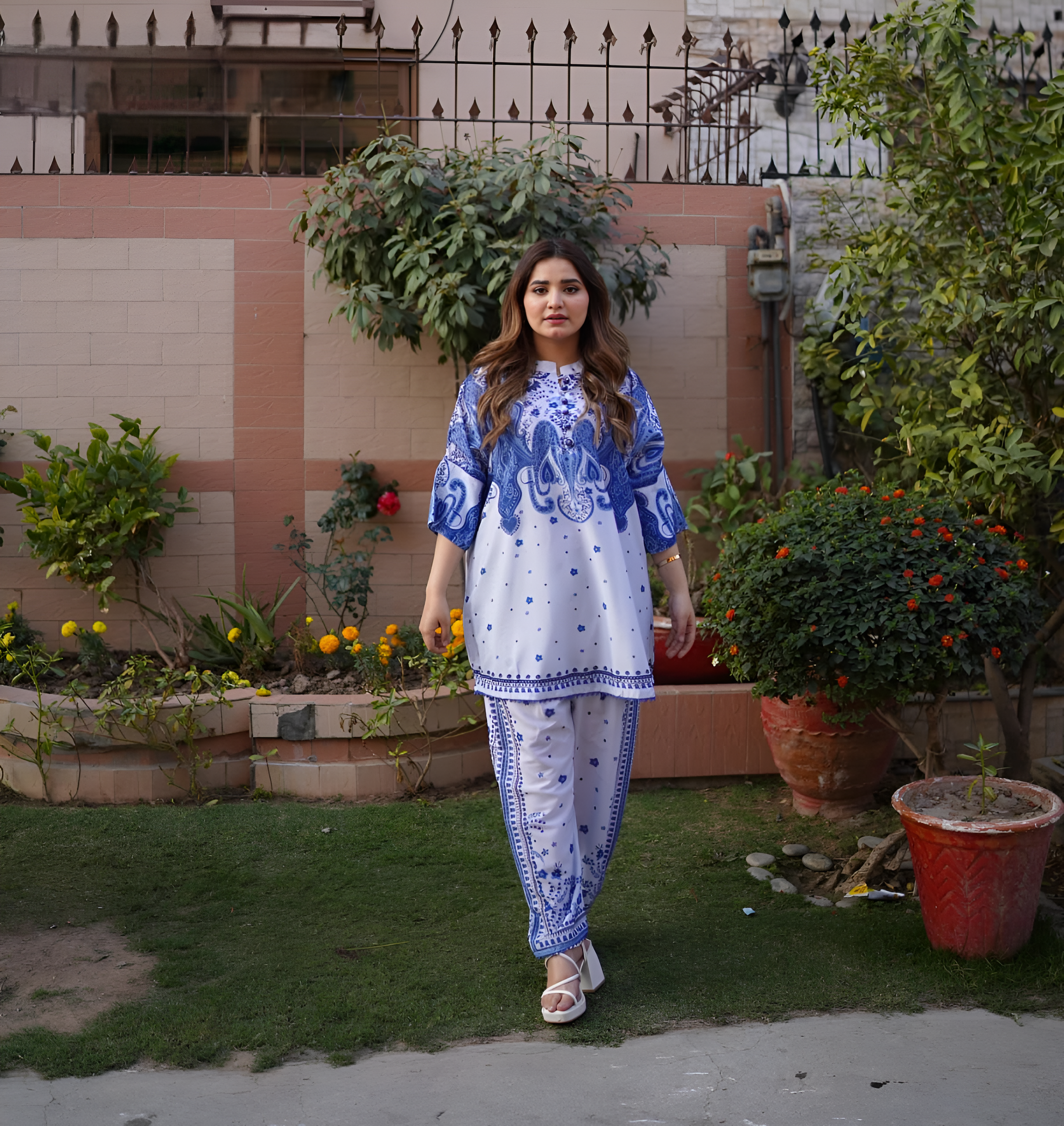 Royal Blue & Crisp White Flapper With Border Lace 2PC Co-ord Set .